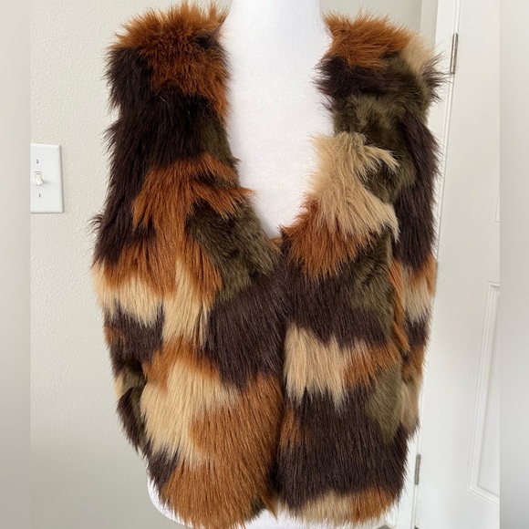 Michael Kors Designer Camo Faux Rabbit Fur Patchwork Vtg Style Vest M - Picture 3 of 5